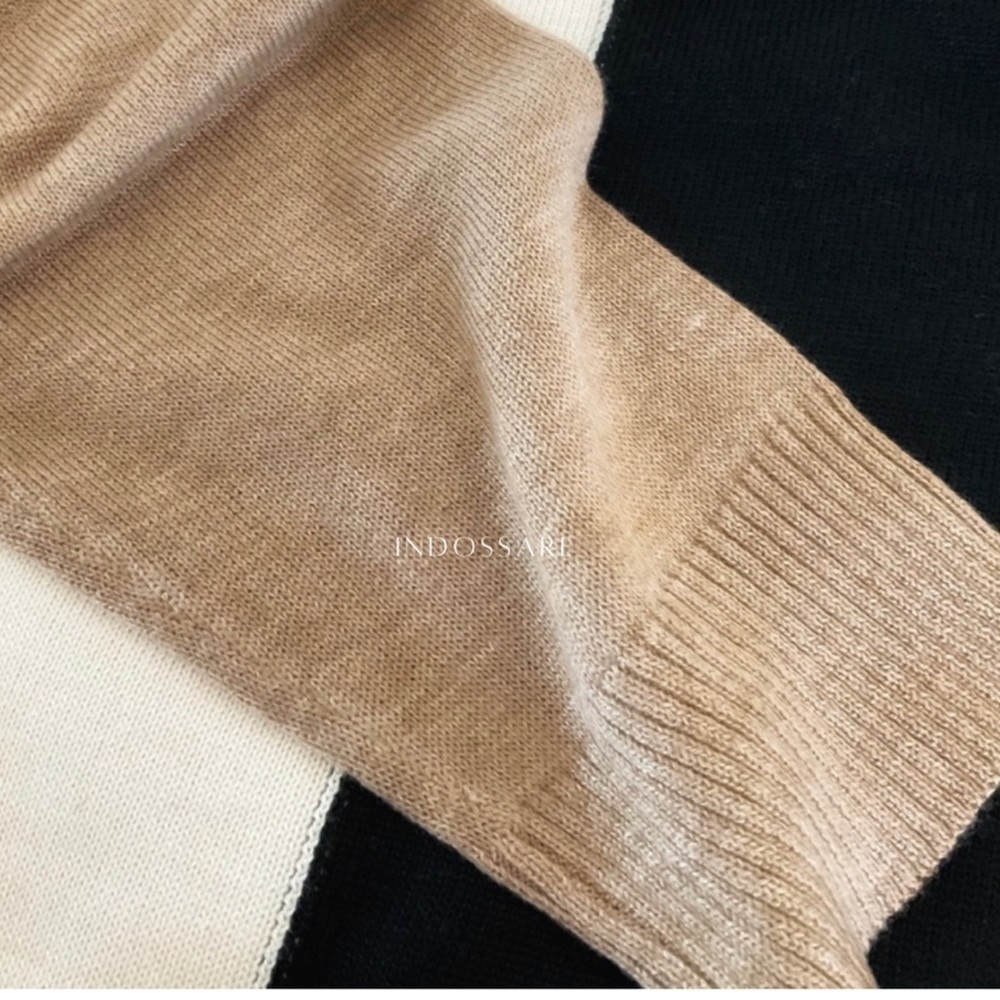 The Essential Color Block Pullover Sweater - Picture 4 of 7